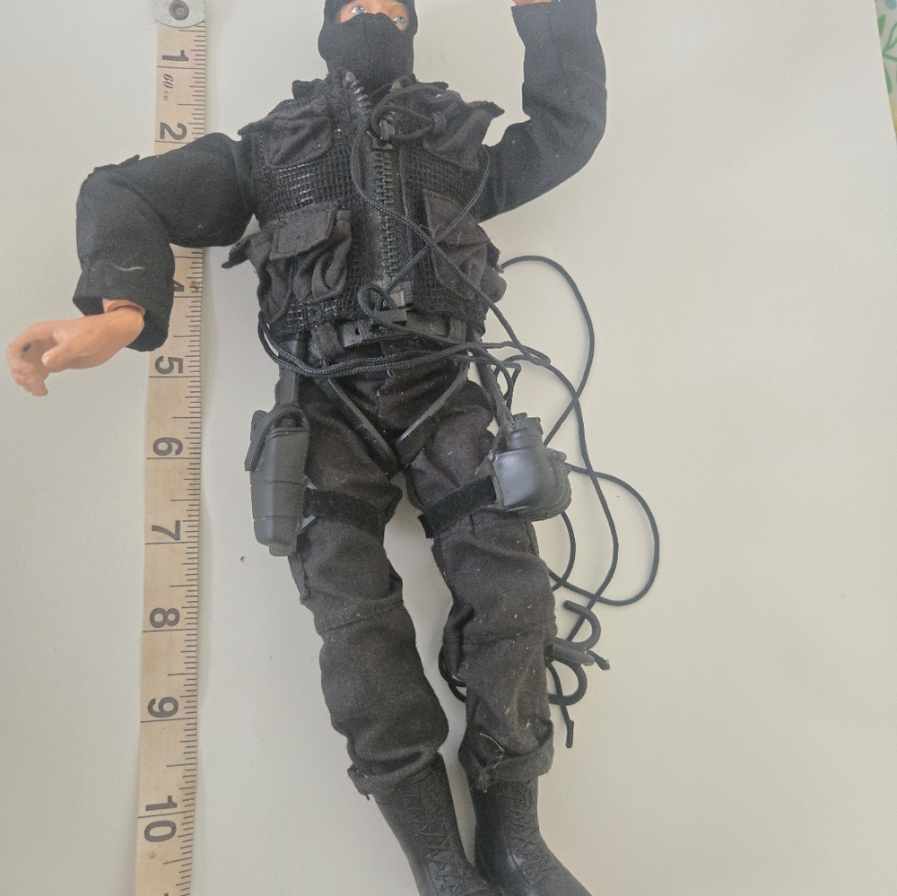 SWAT ACTION FIGURE
